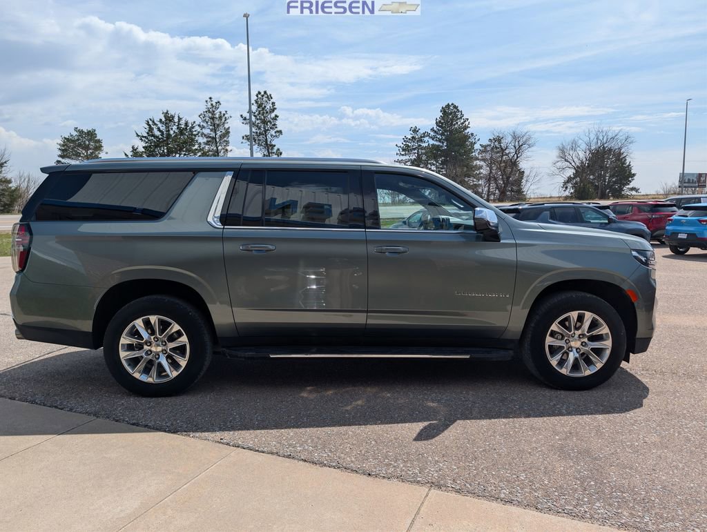 Used 2023 Chevrolet Suburban Premier image 6
