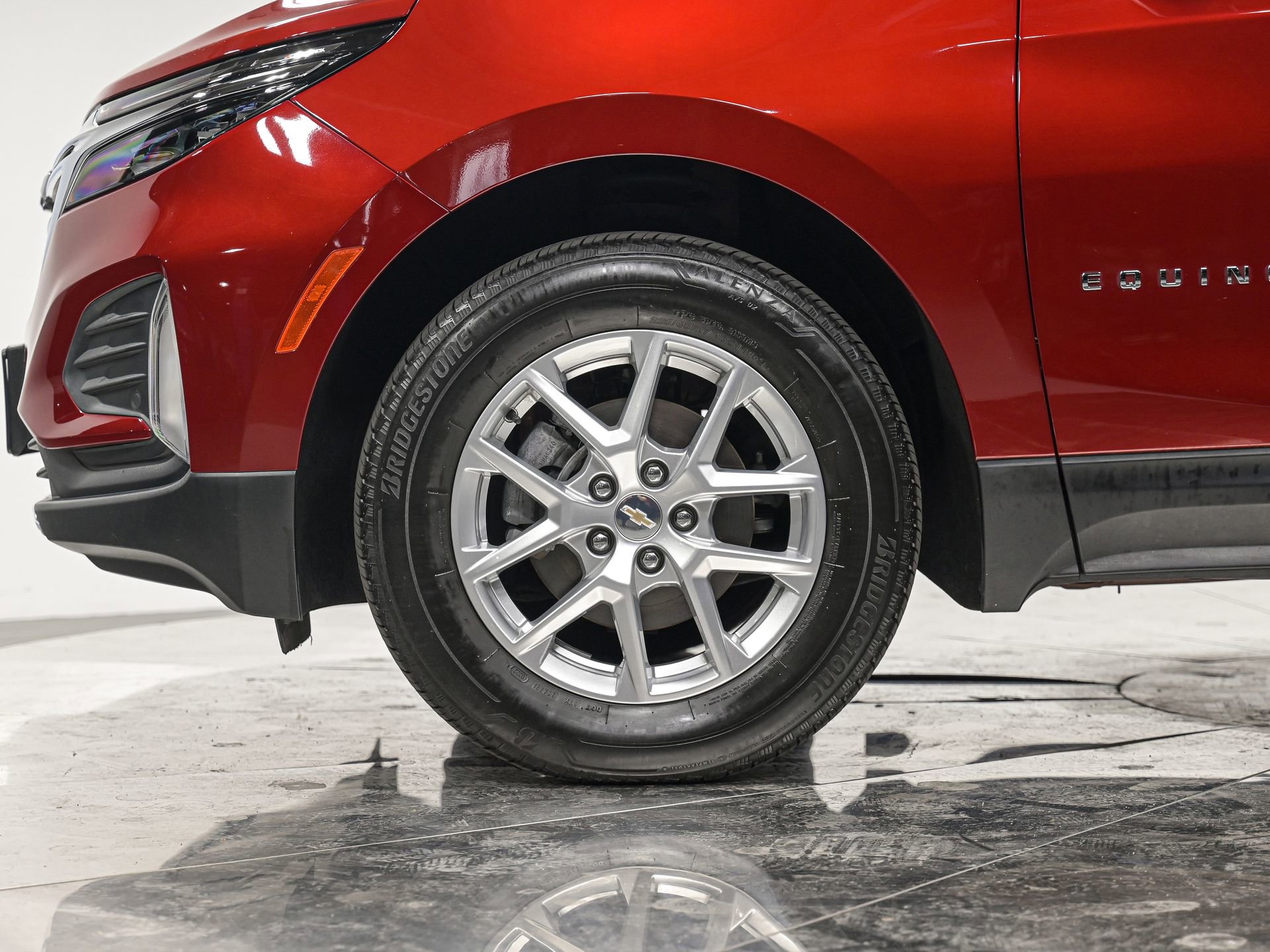 Used 2023 Chevrolet Equinox LT image 3