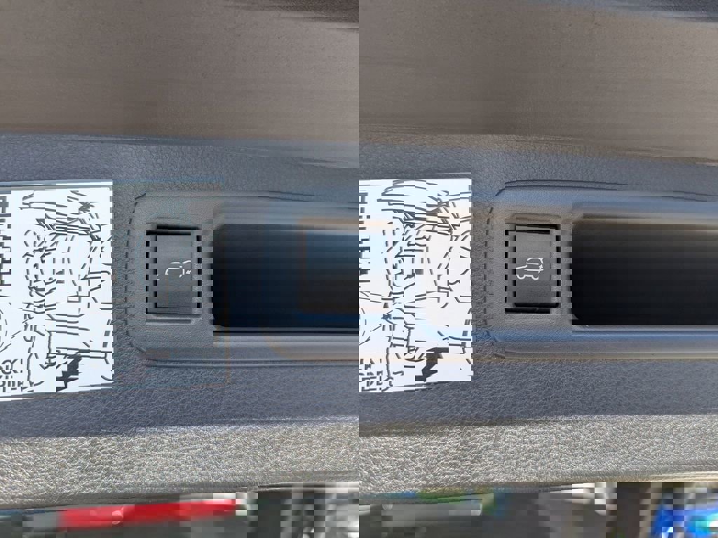 Used 2023 Toyota Highlander Bronze Edition image 9