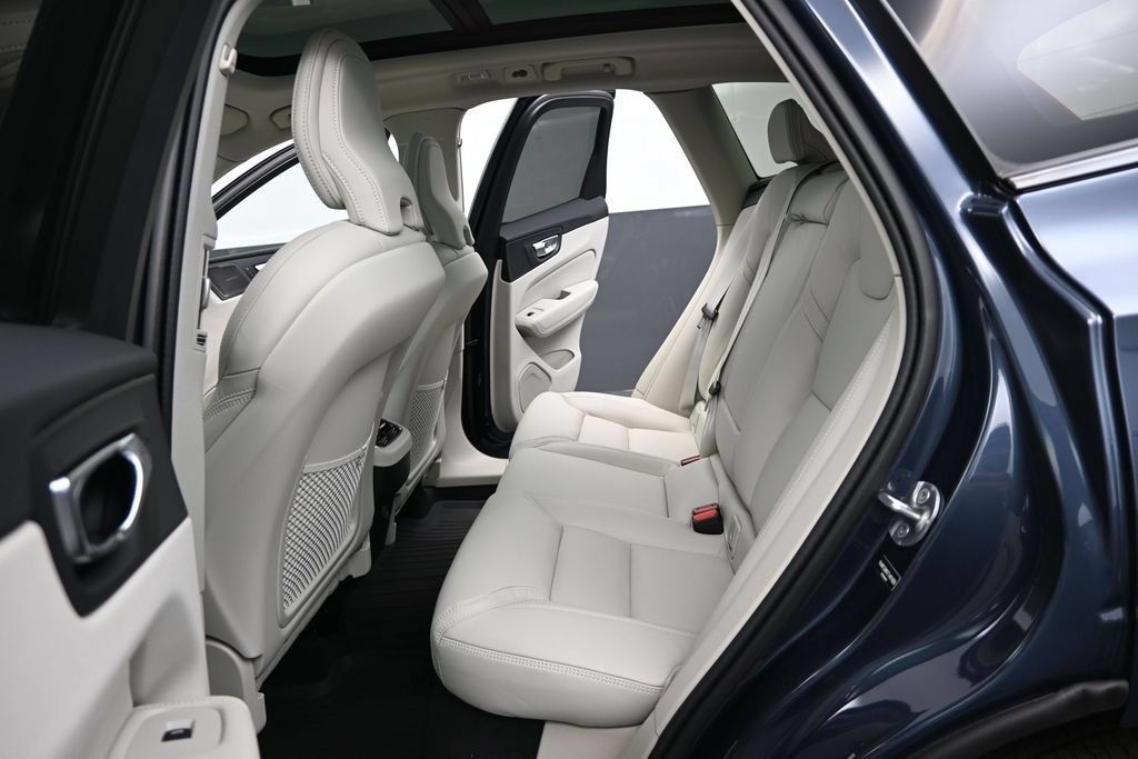 New 2026 Volvo XC60 B5 Ultra w/ Climate Package AWD/4WD image 14