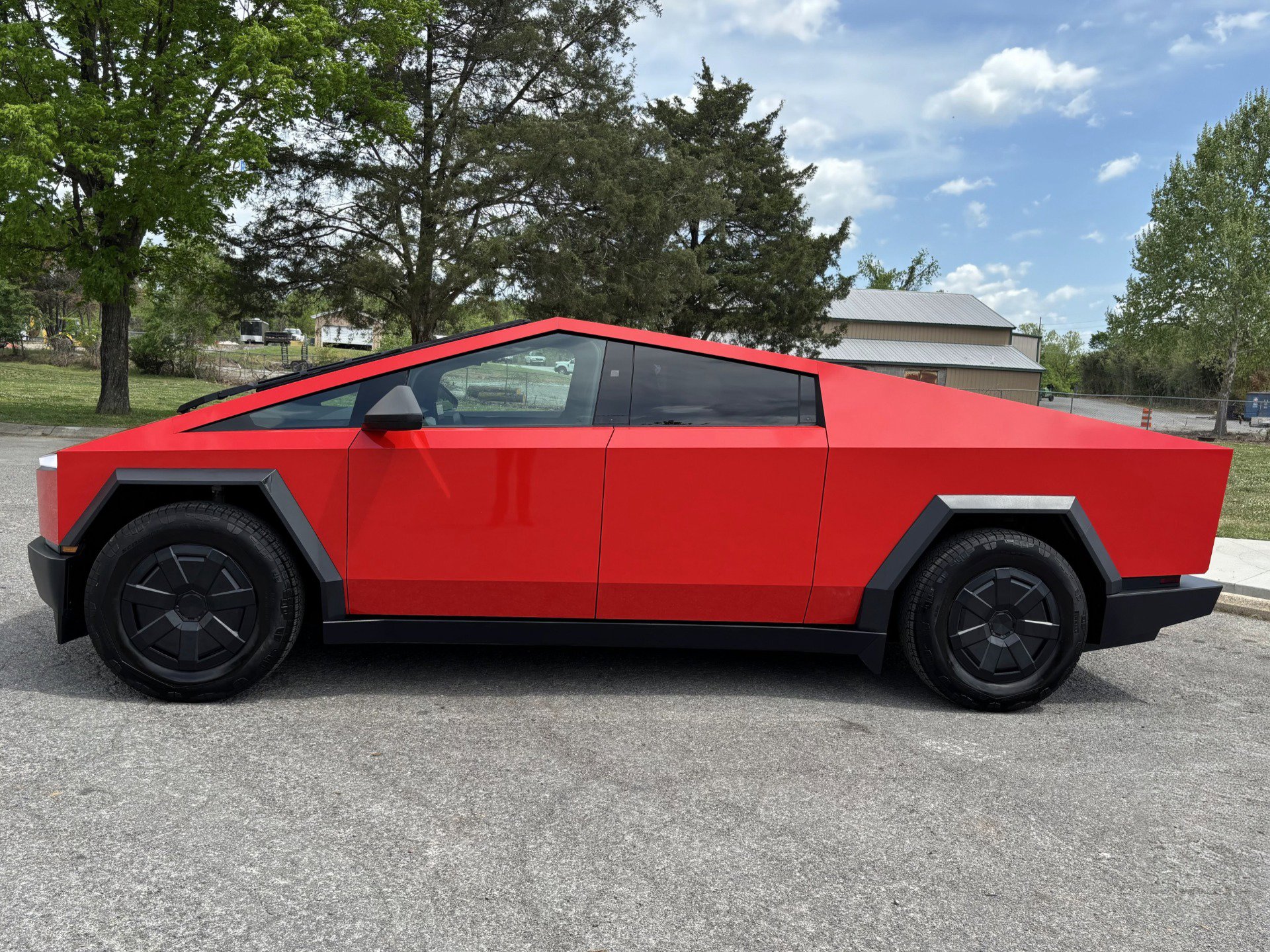 Used 2024 Tesla Cybertruck AWD Crew Cab image 10