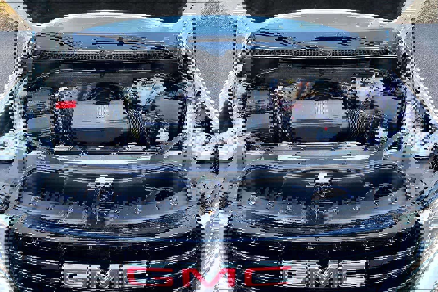 Used 2023 GMC Yukon SLE image 9