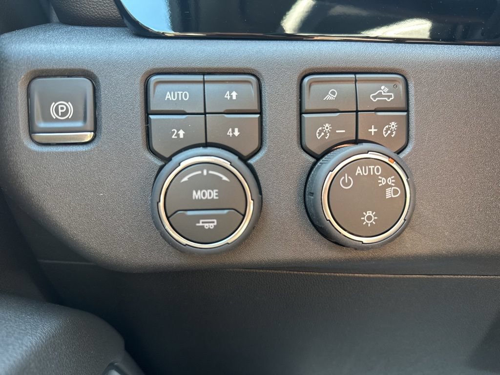 New 2026 Chevrolet Silverado 1500 LT w/ Z71 Off-Road Package AWD/4WD image 19