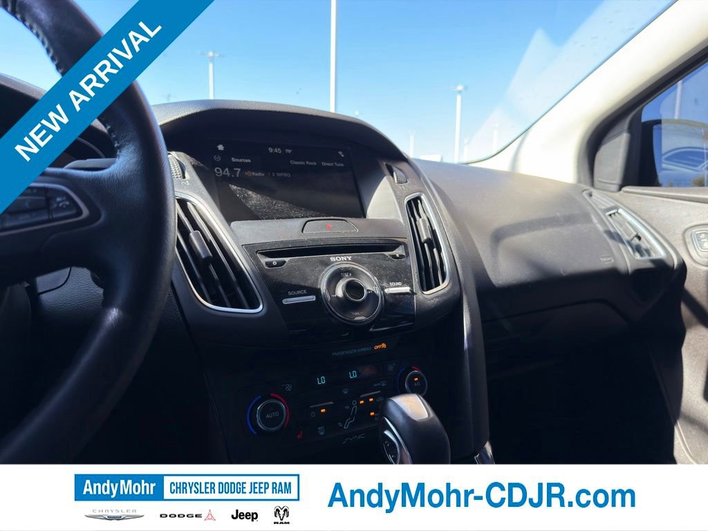 Used 2016 Ford Focus Titanium FWD image 16