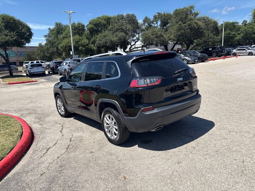 Used 2019 Jeep Cherokee Latitude w/ Popular Appearance Group FWD image 3
