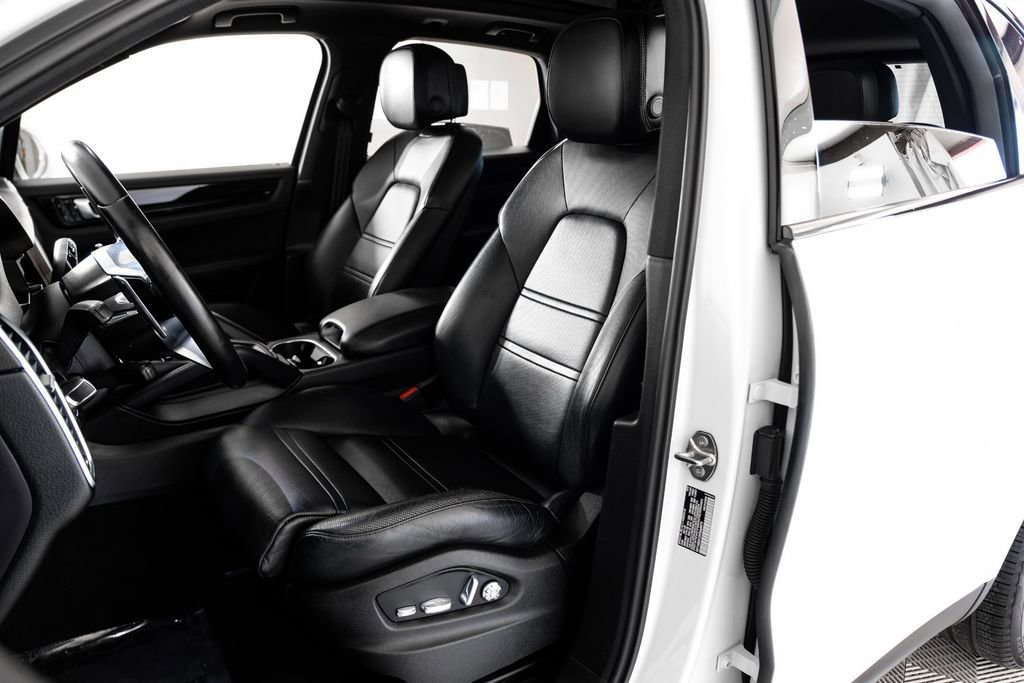 Used 2019 Porsche Cayenne S image 35