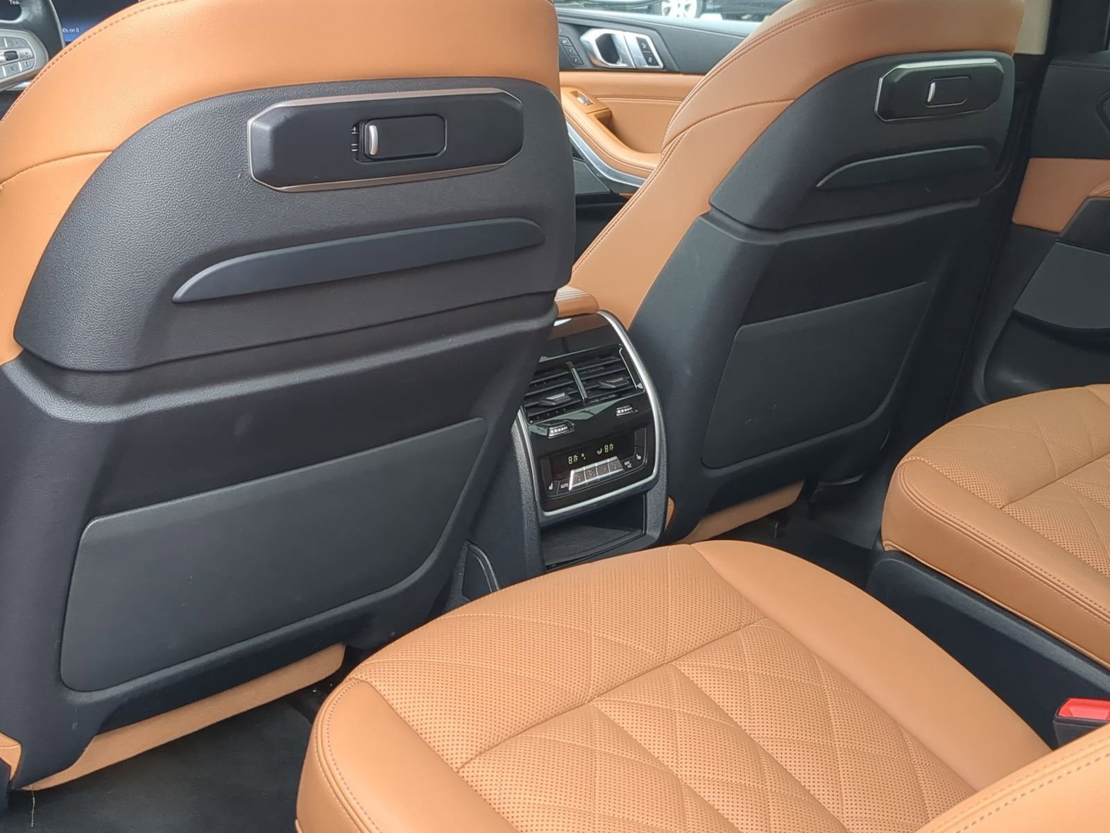 Used 2023 BMW X7 xDrive40i w/ Premium Package image 24