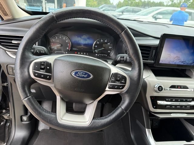 Used 2023 Ford Explorer XLT w/ Equipment Group 202A AWD/4WD image 44