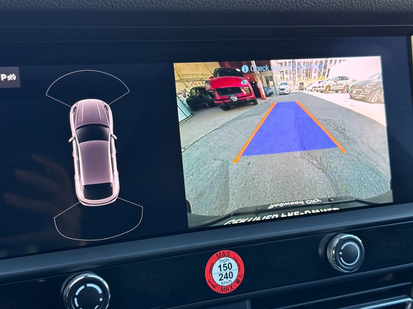 Certified 2025 Porsche Macan image 23