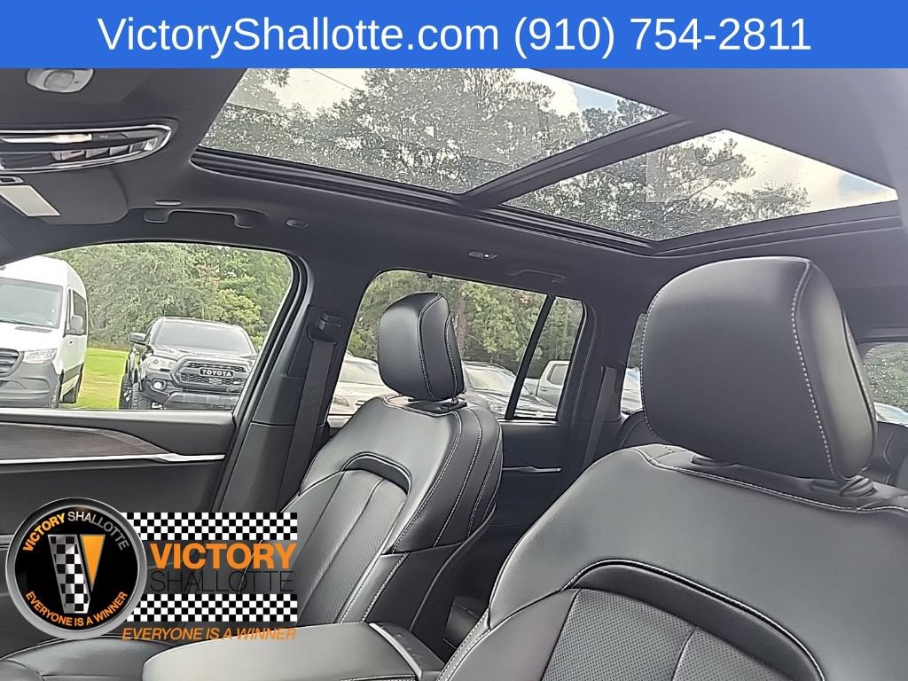 Certified 2025 Jeep Grand Cherokee Limited w/ Luxury Tech Group II AWD/4WD image 16