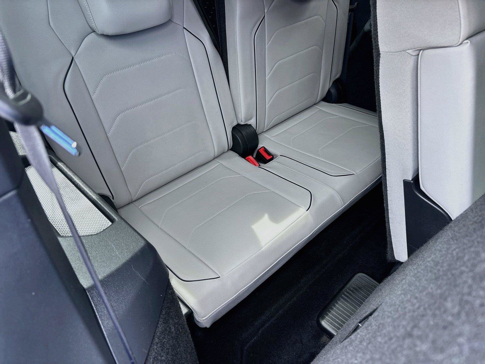 Used 2020 Volkswagen Tiguan SEL Premium R-Line w/ 3rd Row Seat Package AWD/4WD image 25