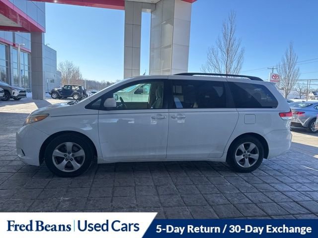 Used 2013 Toyota Sienna LE image 10