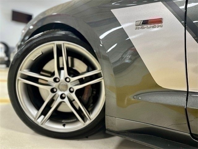 Used 2017 Ford Mustang GT Premium w/ GT Performance Package image 9