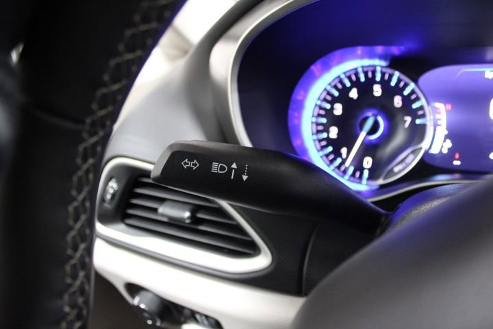 Used 2024 Chrysler Pacifica Touring-L image 27