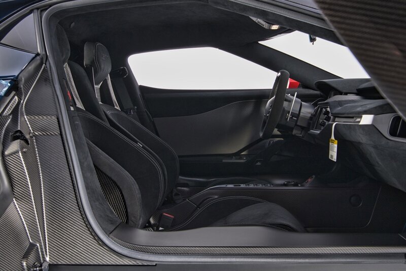 Used 2020 Ford GT Carbon Series image 27