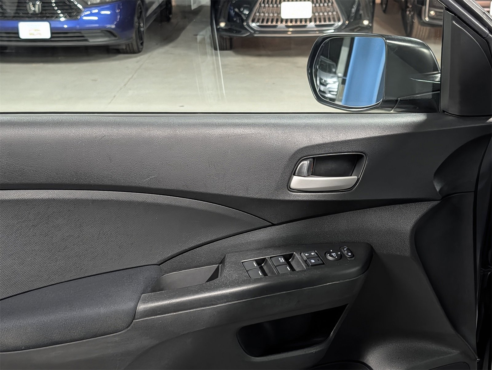 Used 2015 Honda CR-V LX image 11