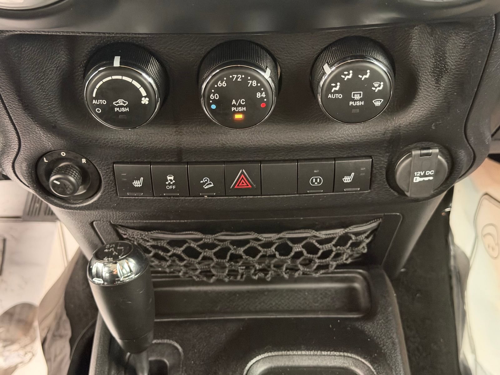 Used 2014 Jeep Wrangler Unlimited Rubicon AWD/4WD image 18