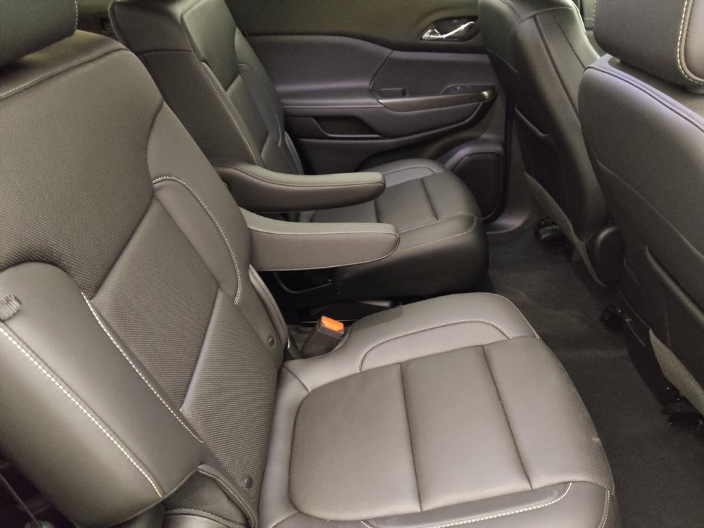 Used 2022 GMC Acadia SLT w/ Preferred Package image 19