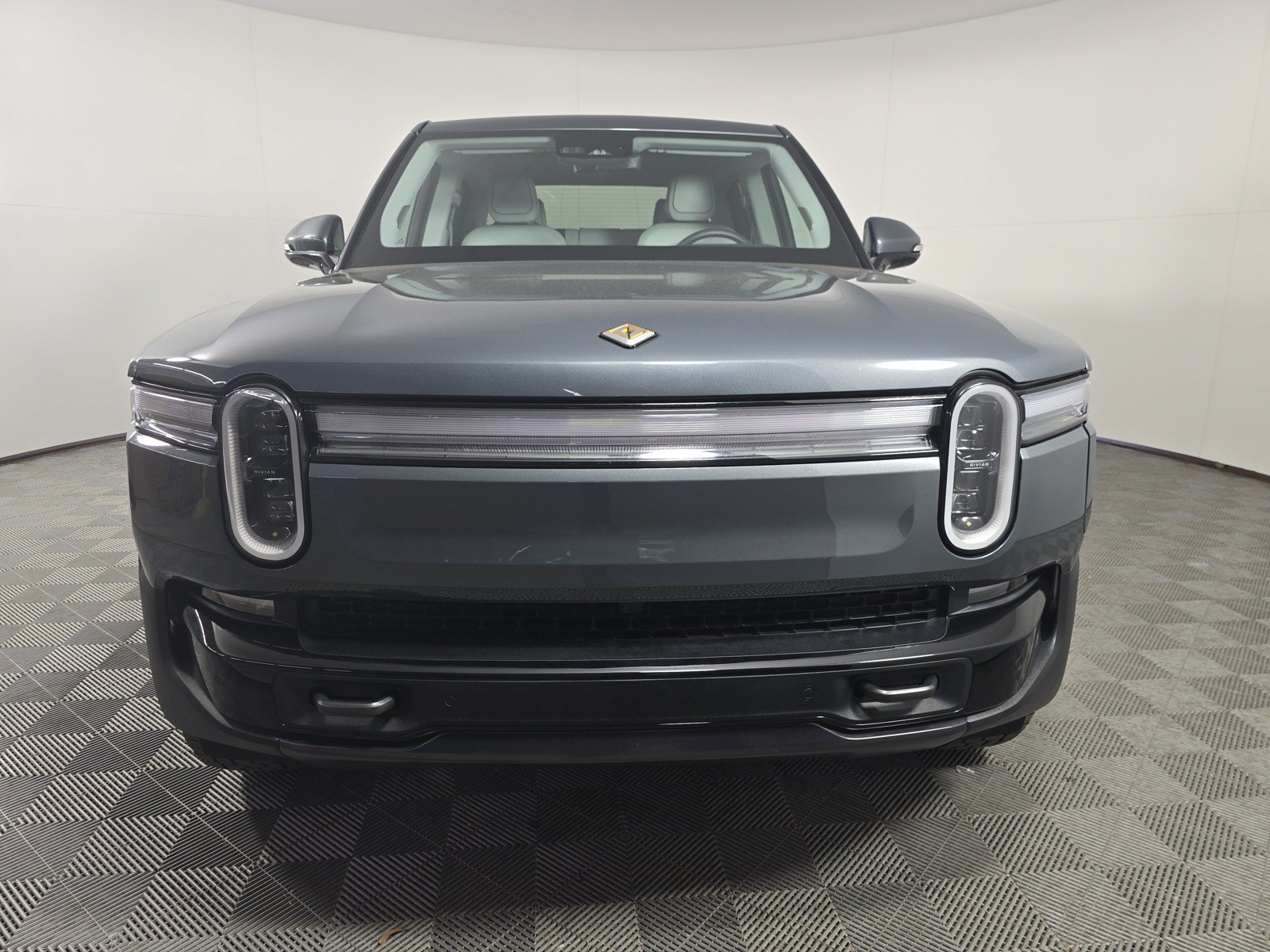 Used 2025 Rivian R1T Adventure AWD/4WD image 8