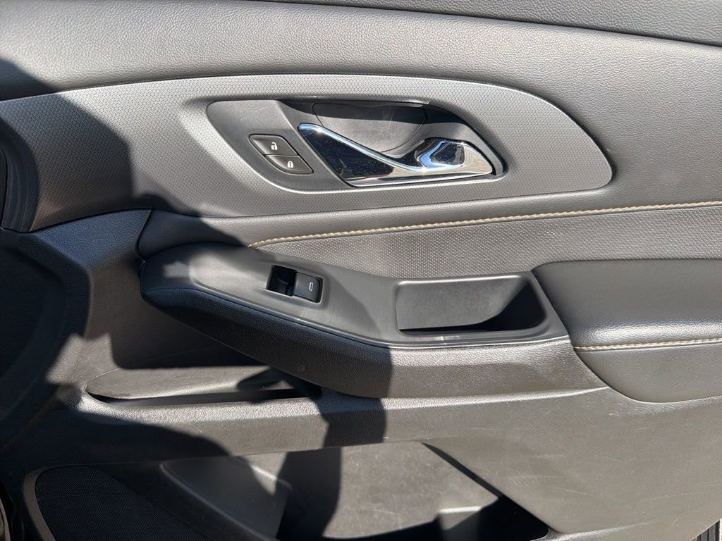 Used 2021 Chevrolet Traverse Premier w/ Redline Edition image 29