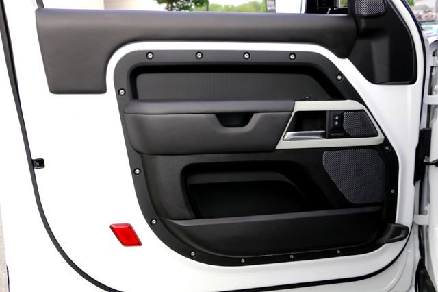 Used 2022 Land Rover Defender 90 X-Dynamic HSE image 19