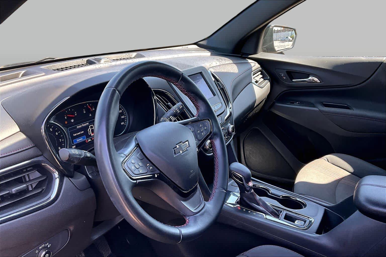 Used 2023 Chevrolet Equinox RS FWD image 17