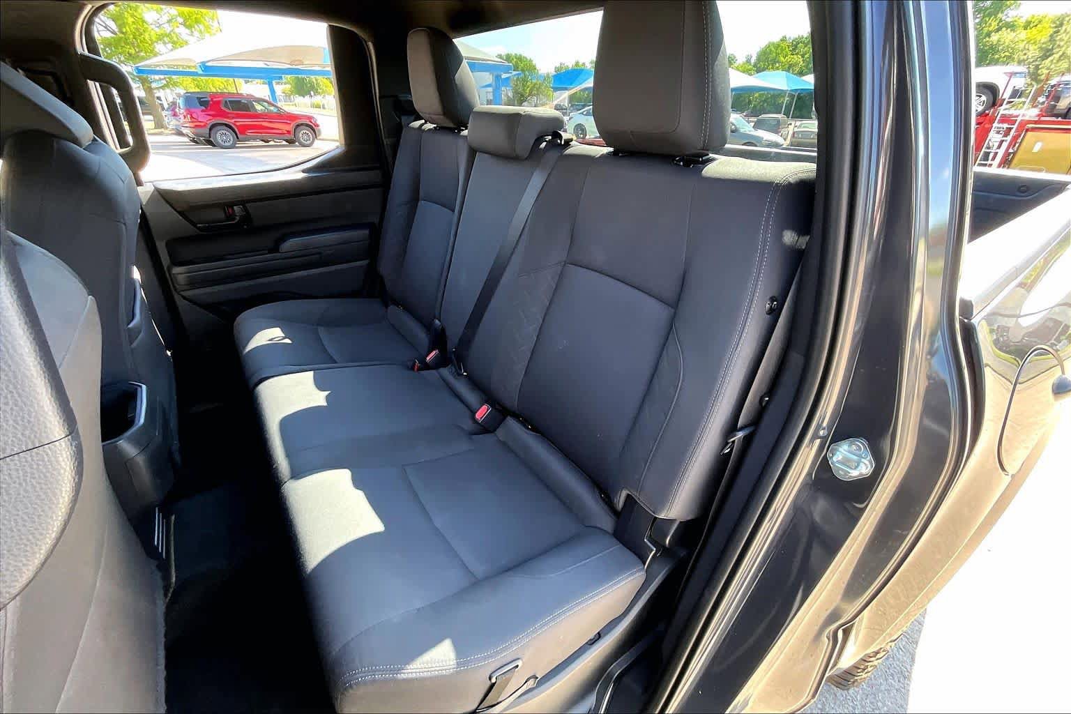 Used 2025 Toyota Tacoma SR5 AWD/4WD image 21
