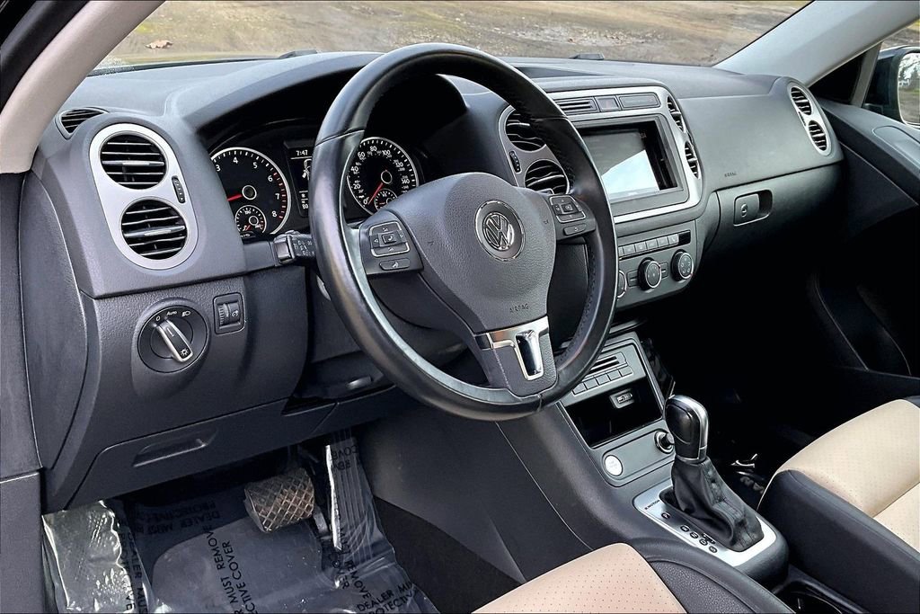Used 2017 Volkswagen Tiguan S image 19