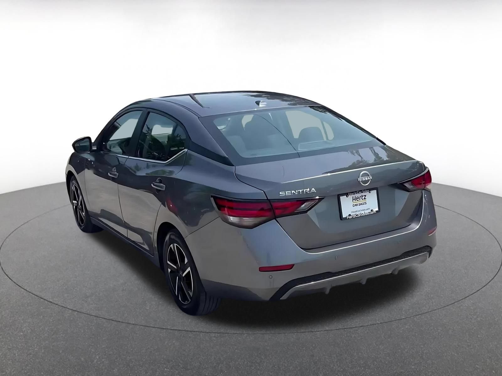 Used 2025 Nissan Sentra SV FWD image 11