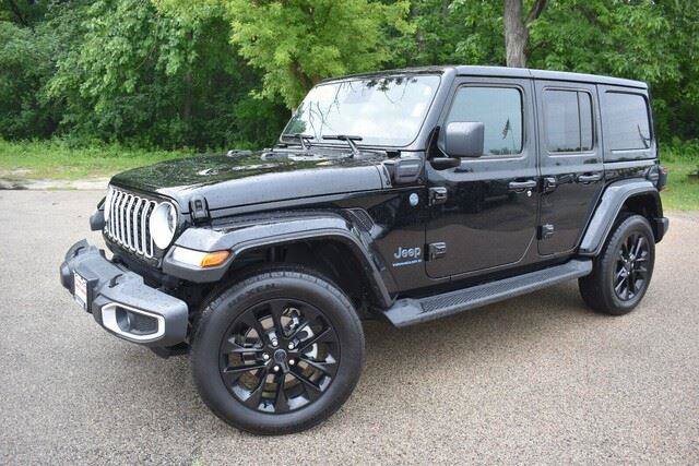 Used 2025 Jeep Wrangler Sahara 4xe AWD/4WD image 13