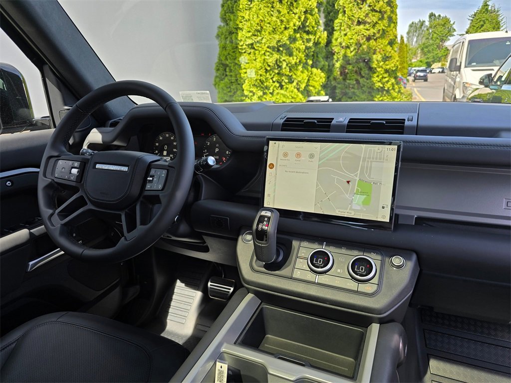 New 2025 Land Rover Defender 110 X image 32