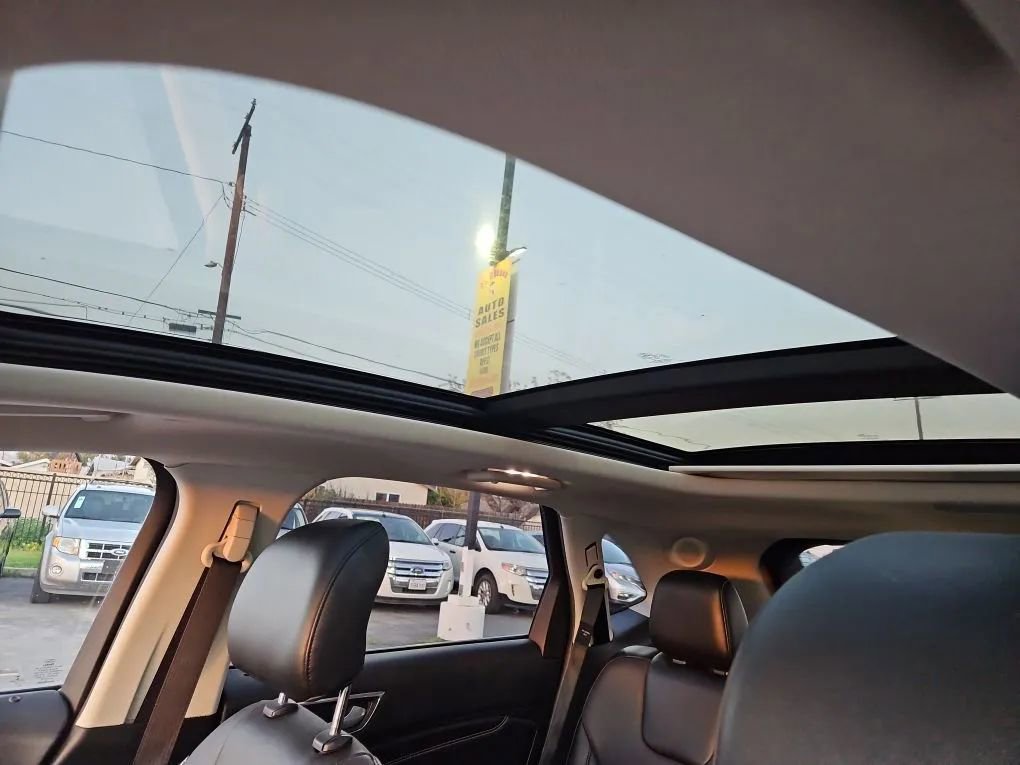 Used 2015 Ford Edge Titanium w/ Equipment Group 302A image 35