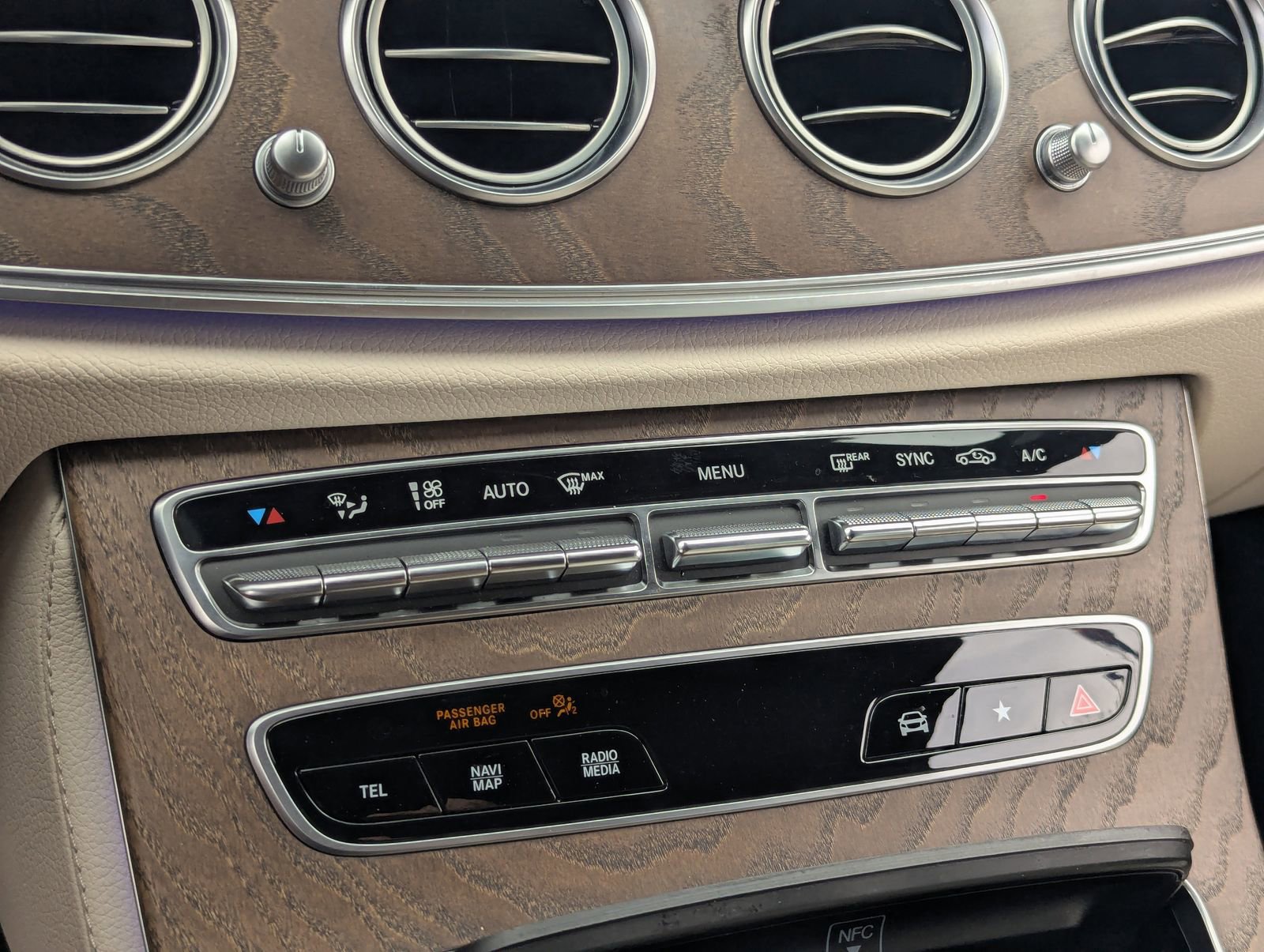 Used 2022 Mercedes-Benz E 450 4MATIC Sedan image 25