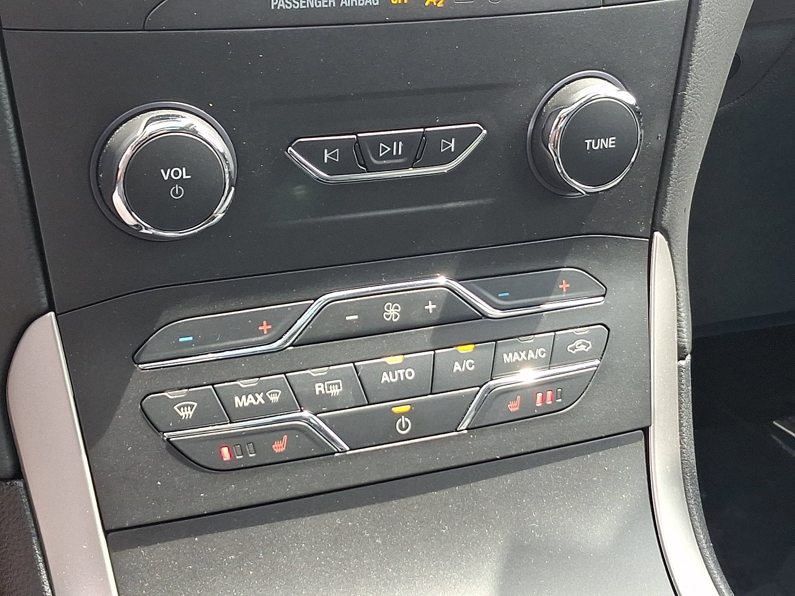 Used 2020 Ford Edge SEL w/ Convenience Package AWD/4WD image 16