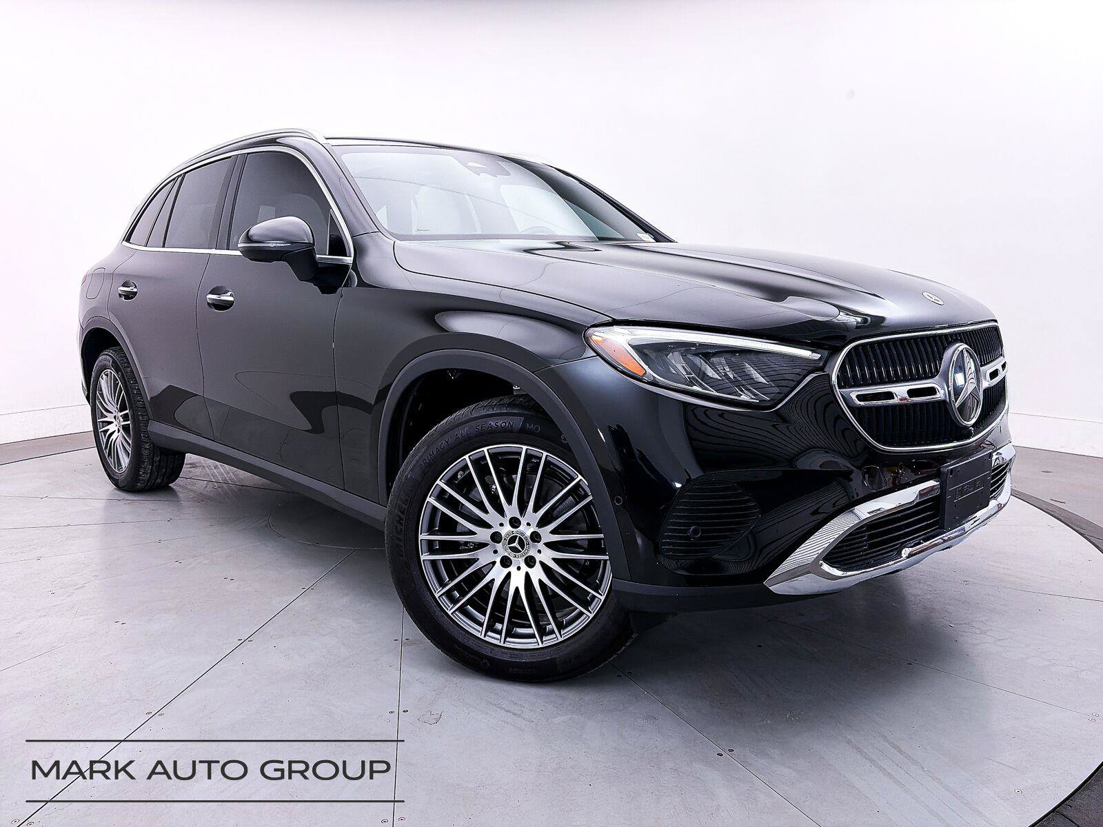 Used 2024 Mercedes-Benz GLC 300 4MATIC image 1