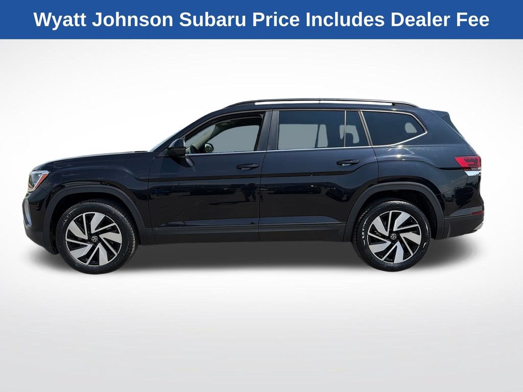 Used 2025 Volkswagen Atlas SE AWD/4WD image 3