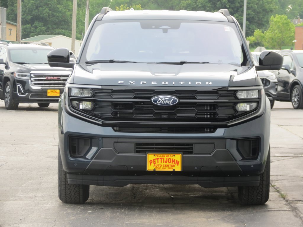 New 2025 Ford Expedition Active image 2
