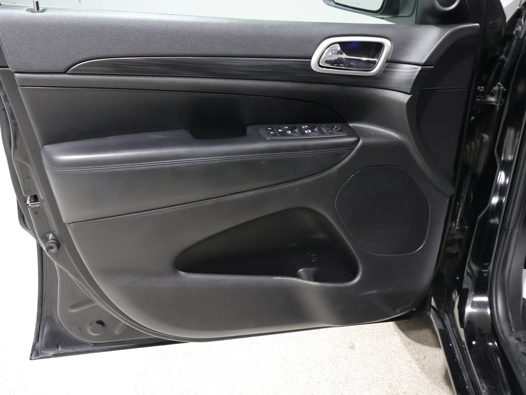 Used 2019 Jeep Grand Cherokee Altitude AWD/4WD image 20