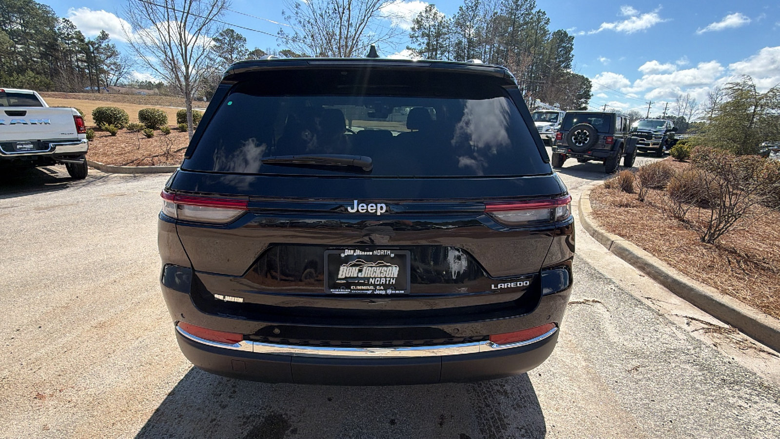 New 2026 Jeep Grand Cherokee Laredo X RWD image 9