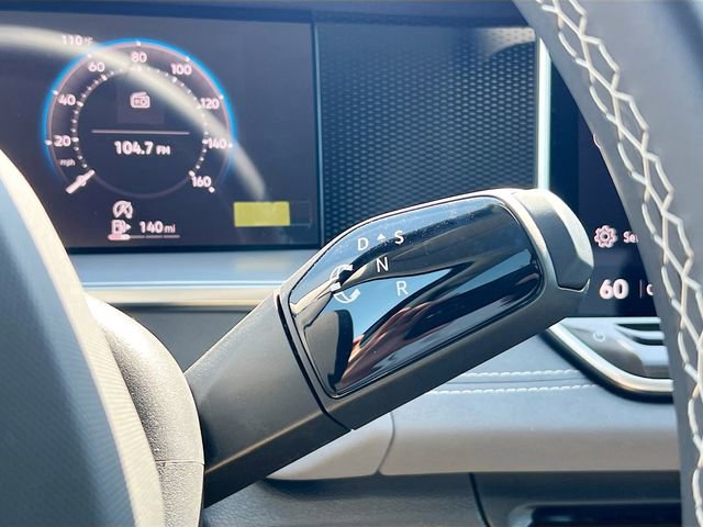 New 2025 Volkswagen Tiguan SE image 16