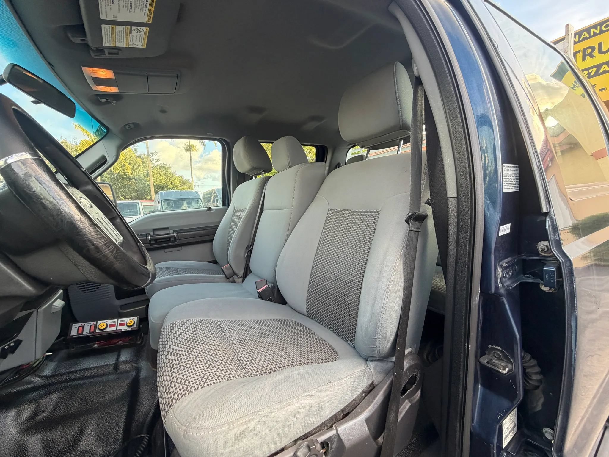 Used 2015 Ford F350 4x4 Crew Cab DRW Super Duty w/ Power Equipment Group image 13