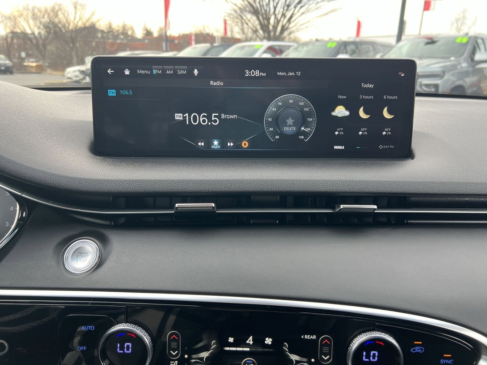 Used 2023 Genesis GV70 2.5T w/ Cargo Package image 18