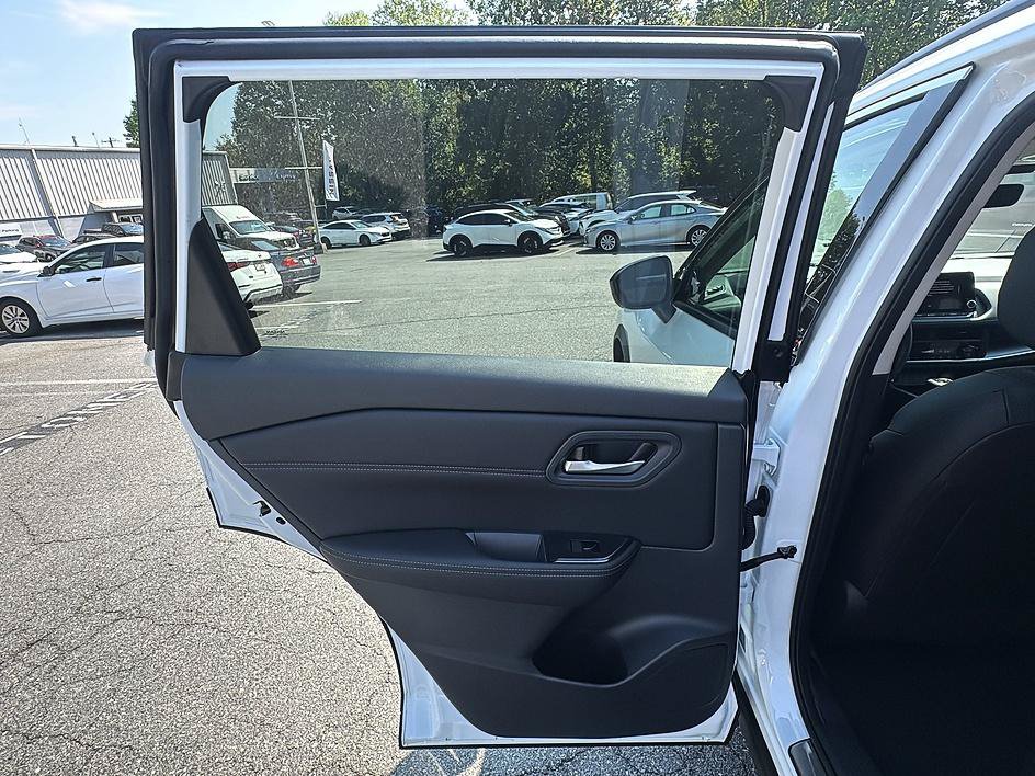 Certified 2026 Nissan Rogue Dark Armor AWD/4WD image 22