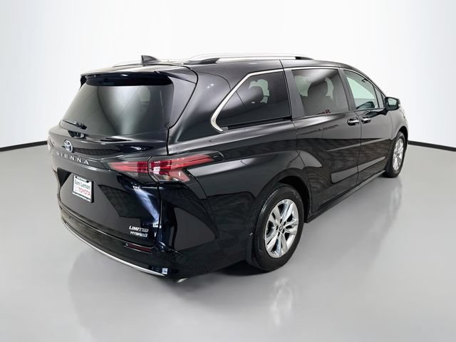 Used 2024 Toyota Sienna Limited AWD/4WD image 7