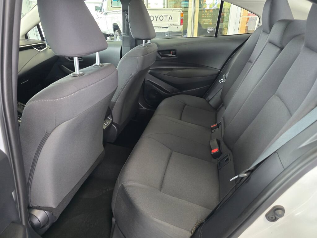 Used 2025 Toyota Corolla LE FWD image 36