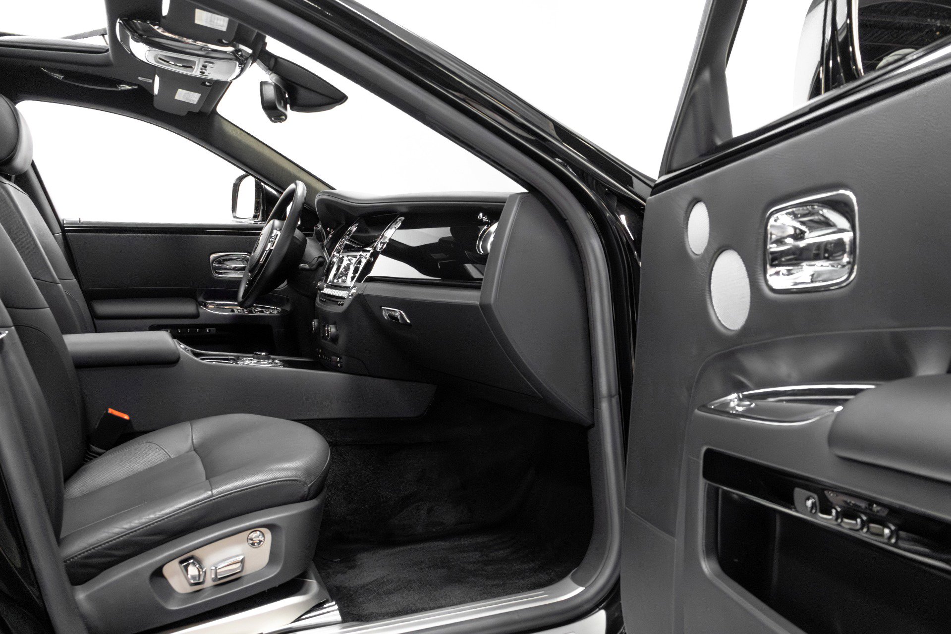 Used 2011 Rolls-Royce Ghost image 71