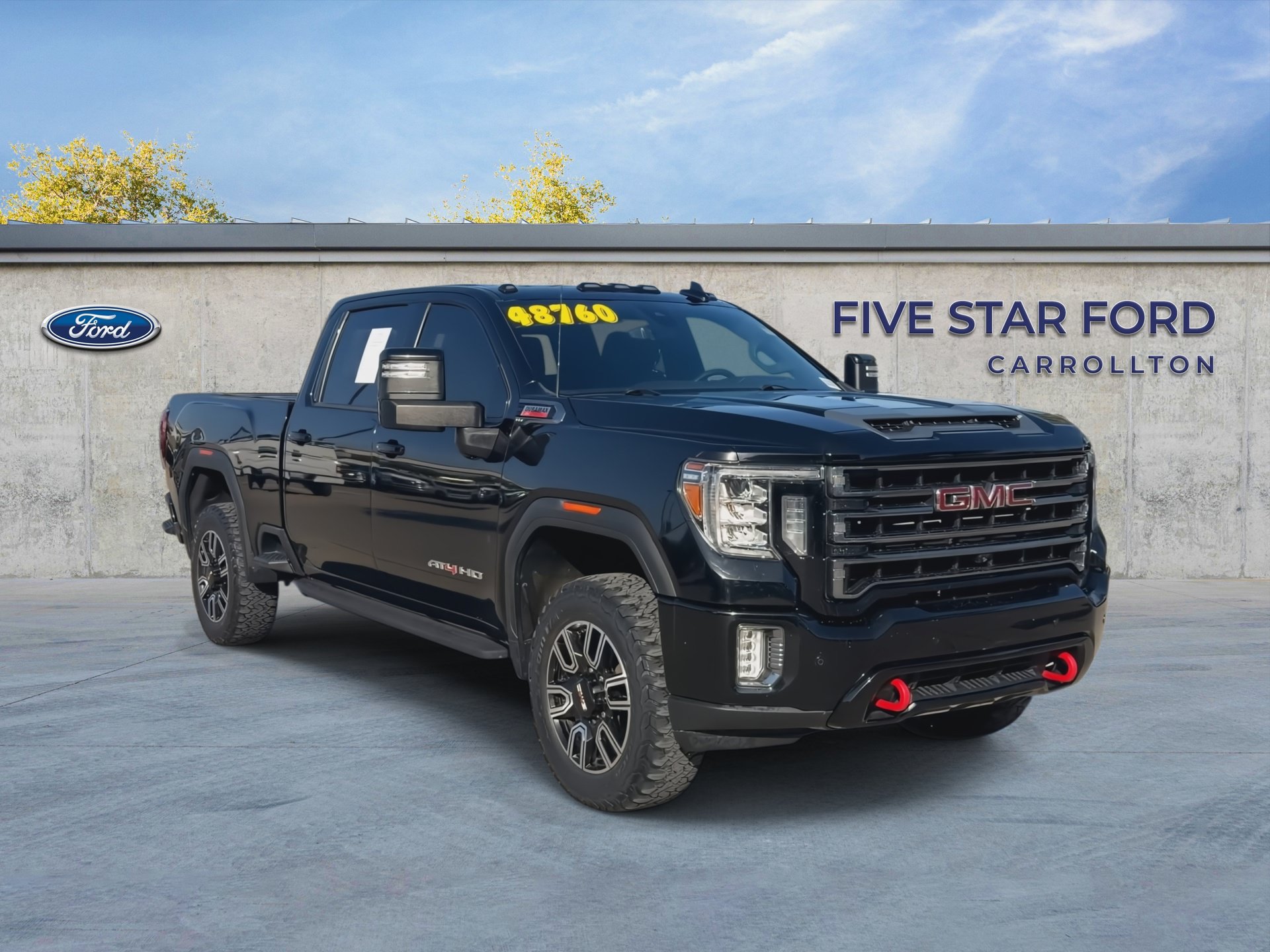 Used 2022 GMC Sierra 2500 AT4 w/ AT4 Premium Plus Package AWD/4WD image 2