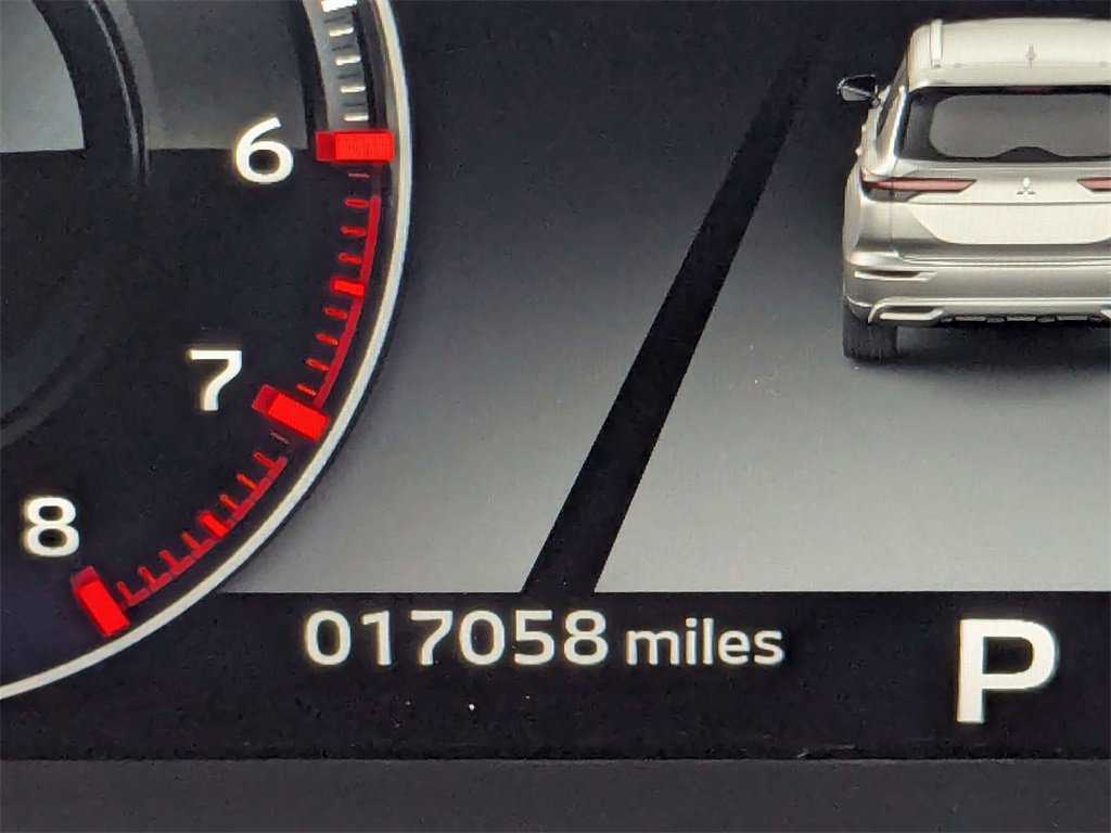 Used 2024 Mitsubishi Outlander SEL image 32
