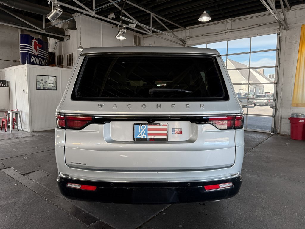Used 2023 Jeep Wagoneer Base w/ Premium Group I image 16