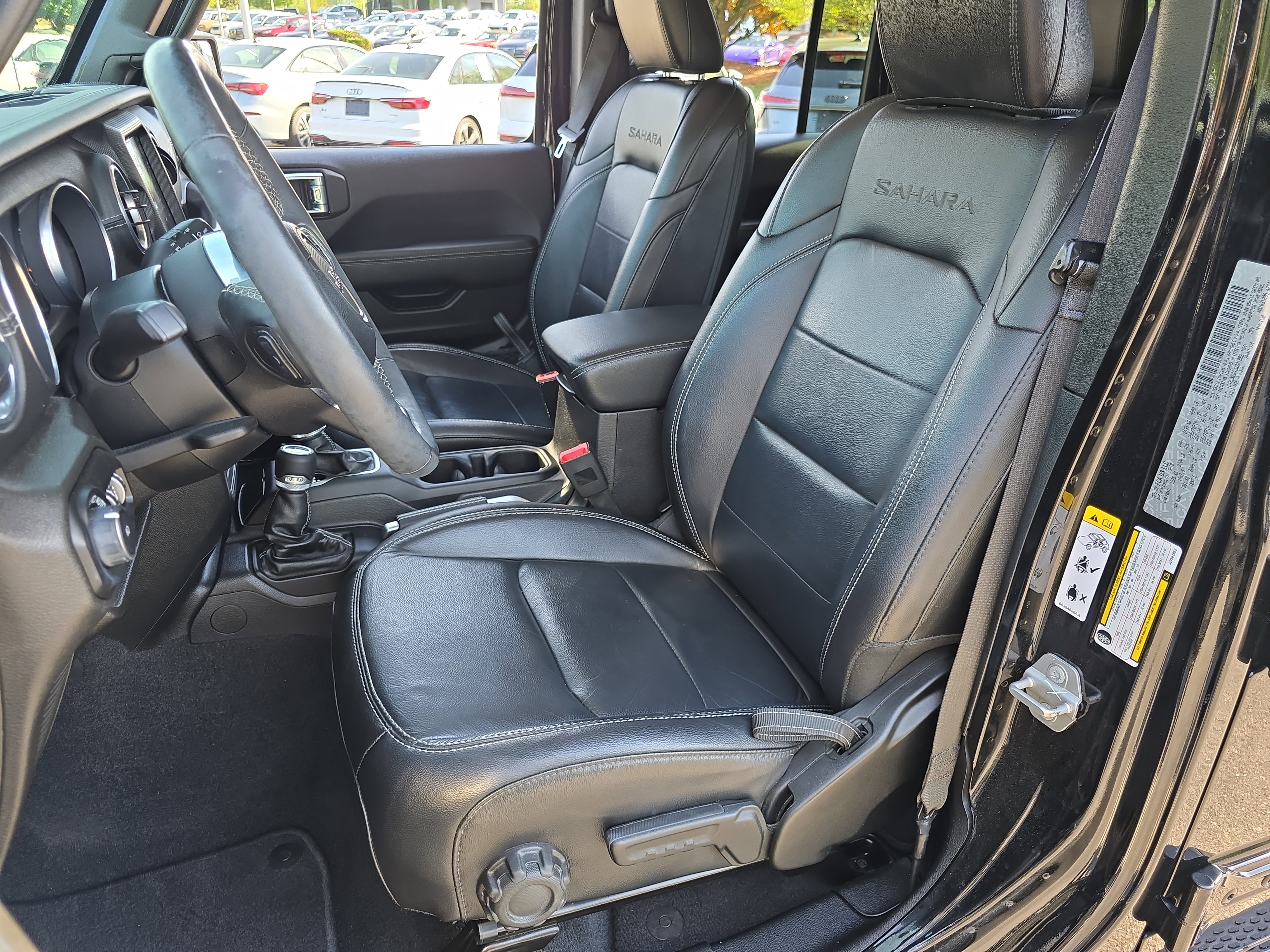 Used 2018 Jeep Wrangler Unlimited Sahara image 14